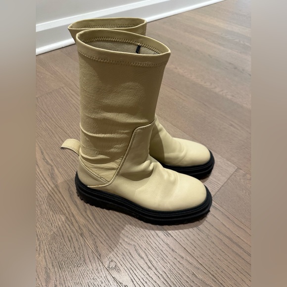 Cream chunky leather boot - Picture 6 of 8